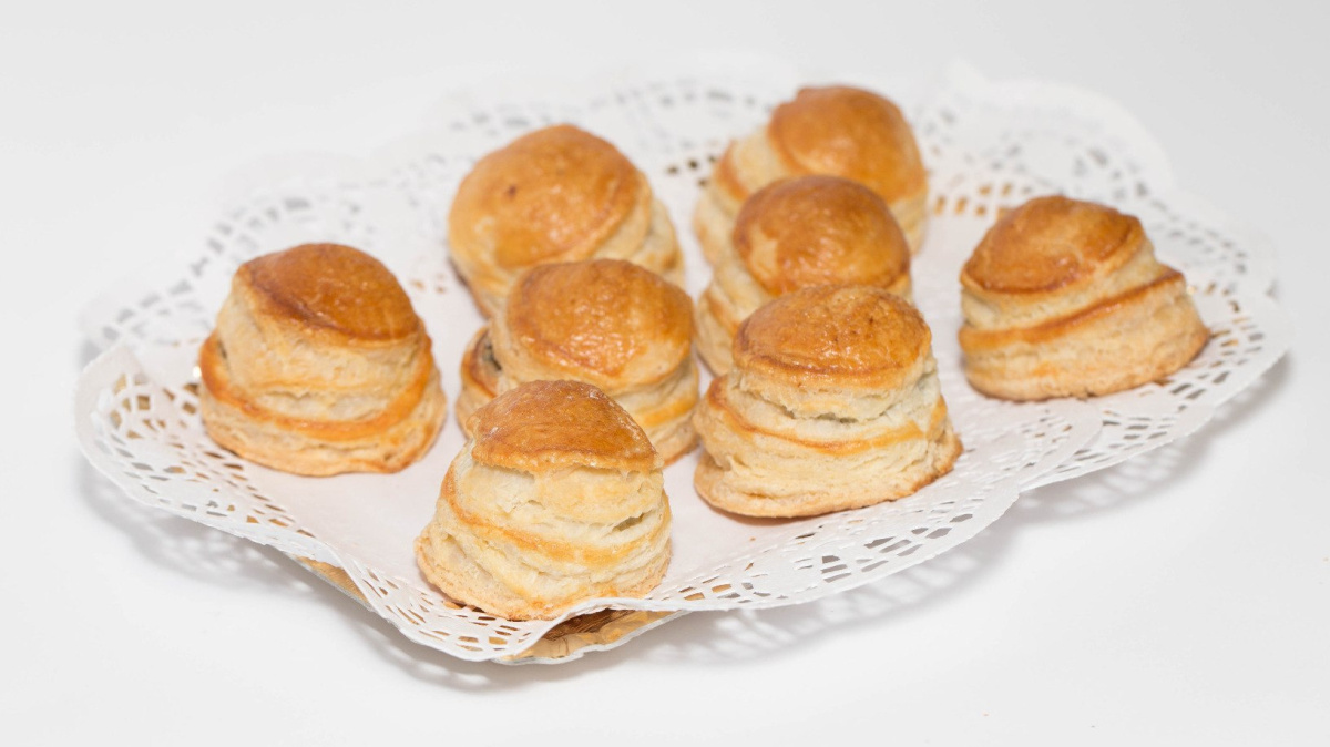PASZTECIKI Z PIECZARKAMI 6 SZTUK PASZTECIKI Z PIECZARKAMI 6 SZTUK