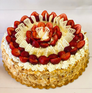 TORT ŚMIETANOWY Z OWOCAMI DUŻY